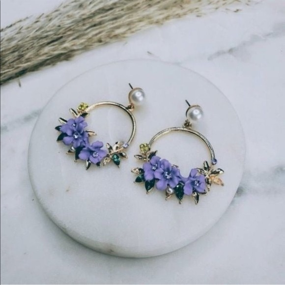 purple flower statement earrings pearl with crystal - Picture 5 of 6